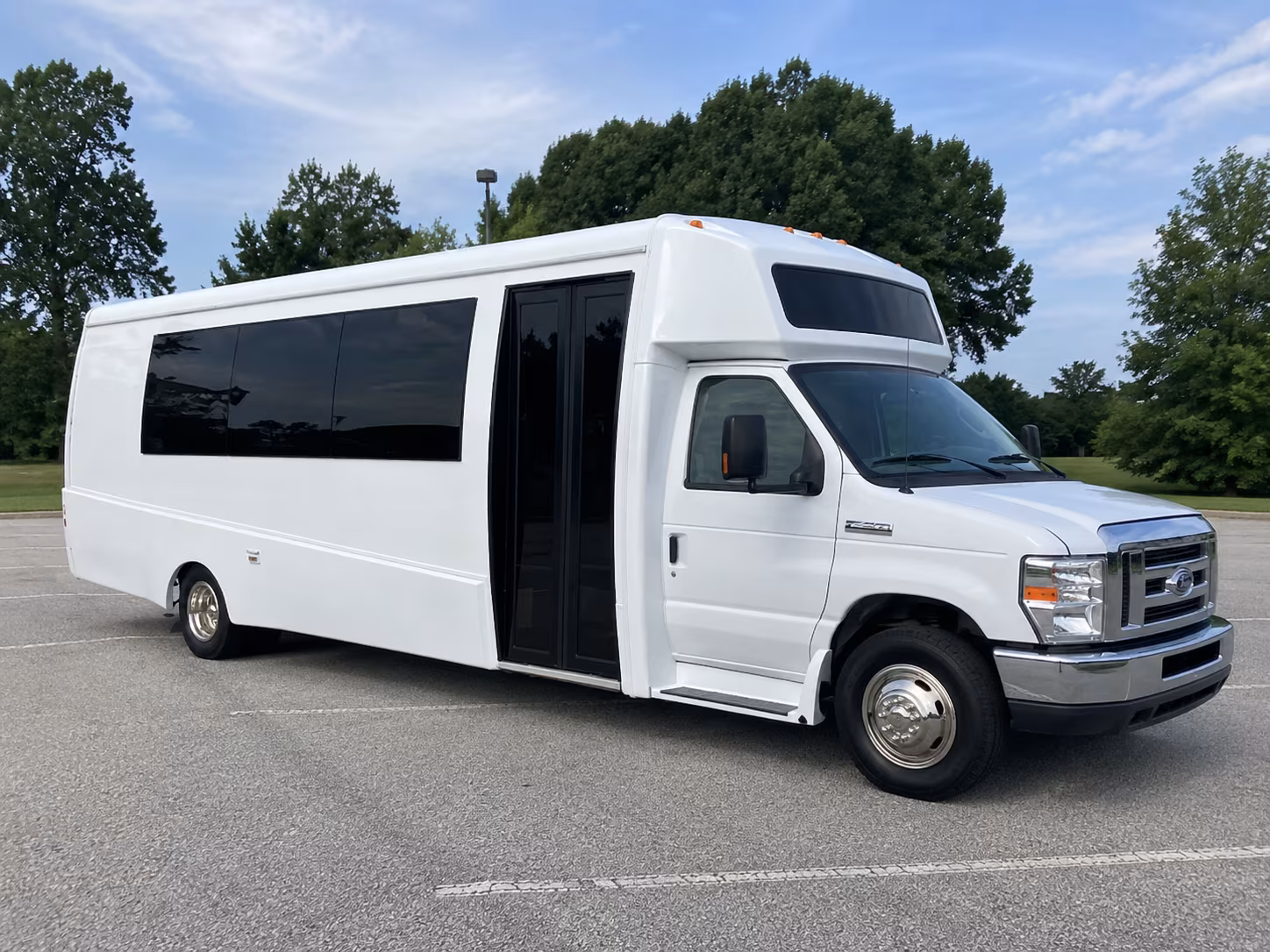temple 18 passenger party bus